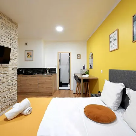 Modern Bright And Fully Renovated * Paříž